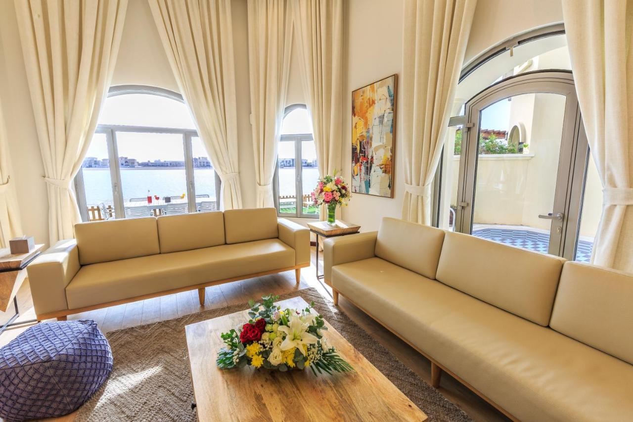 The S Holiday Homes - Stunning 5 Bedrooms Villa At The Palm Jumeirah With Private Beach And Pool Dubai Dış mekan fotoğraf